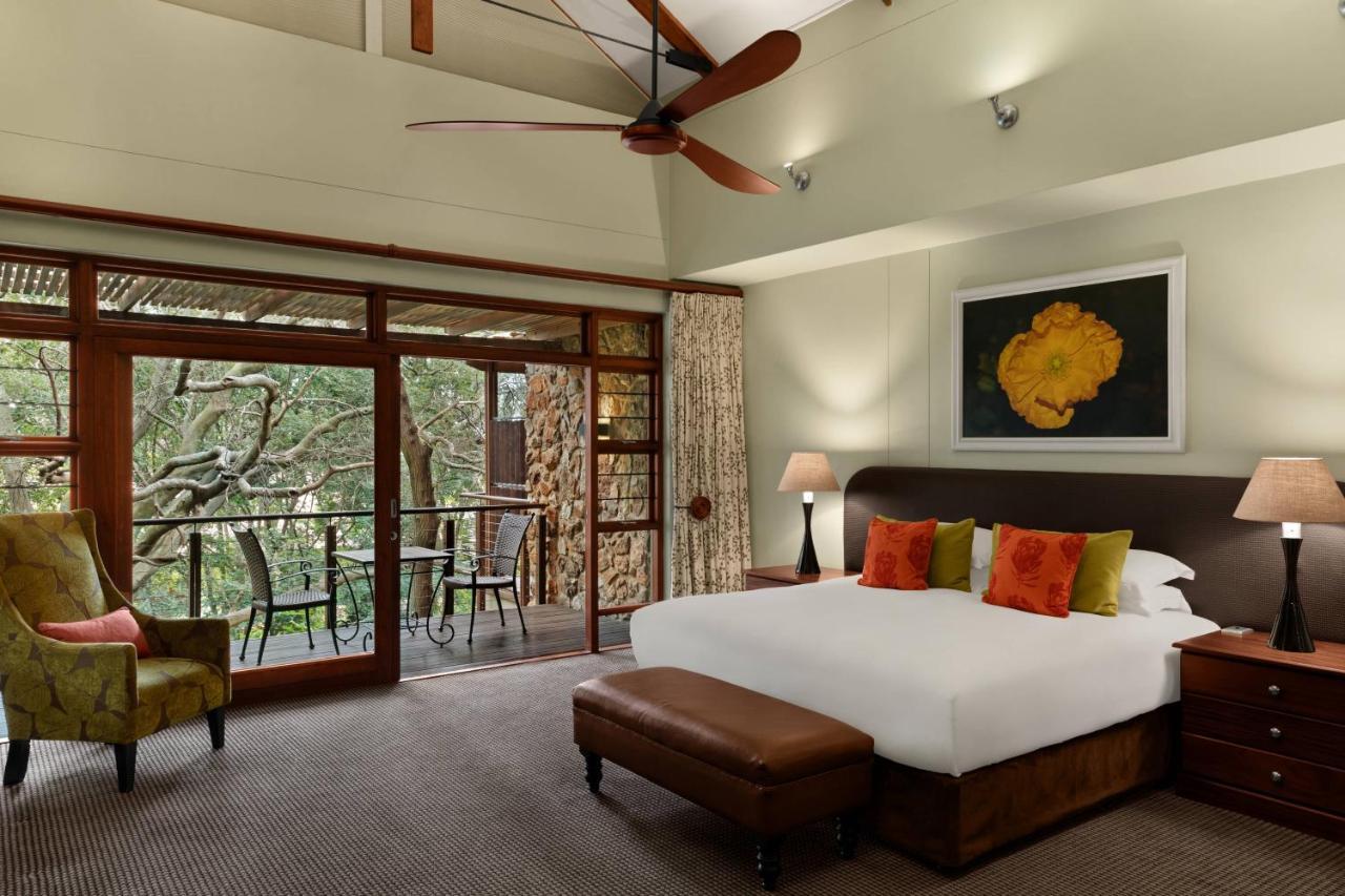 Irene Country Lodge, Autograph Collection Centurion Exterior foto A bedroom at the Taj Bengal