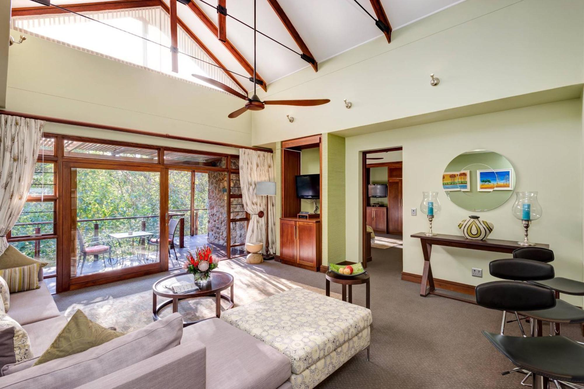 Irene Country Lodge, Autograph Collection Centurion Exterior foto A suite at the resort